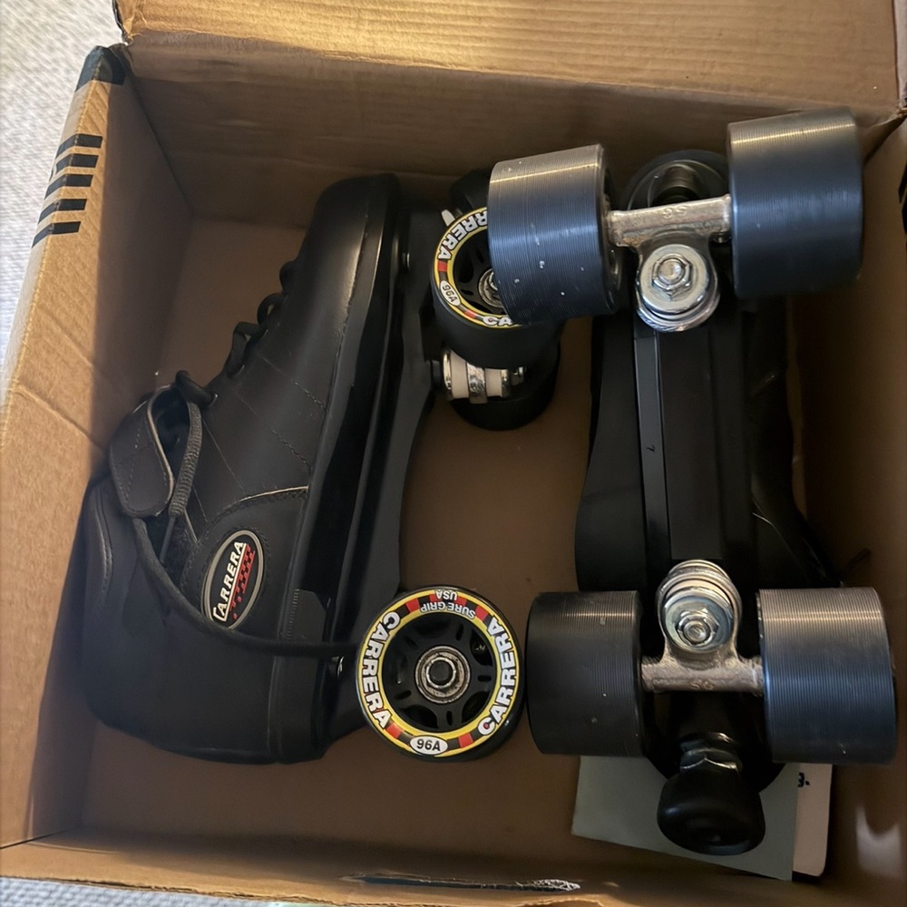 Carrera skates men size 10! Never worn
Willing to negotiate